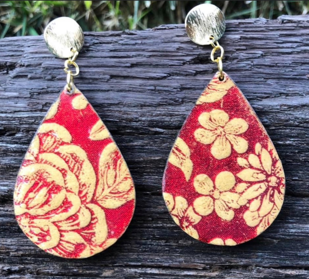 Red and Gold Teardrop